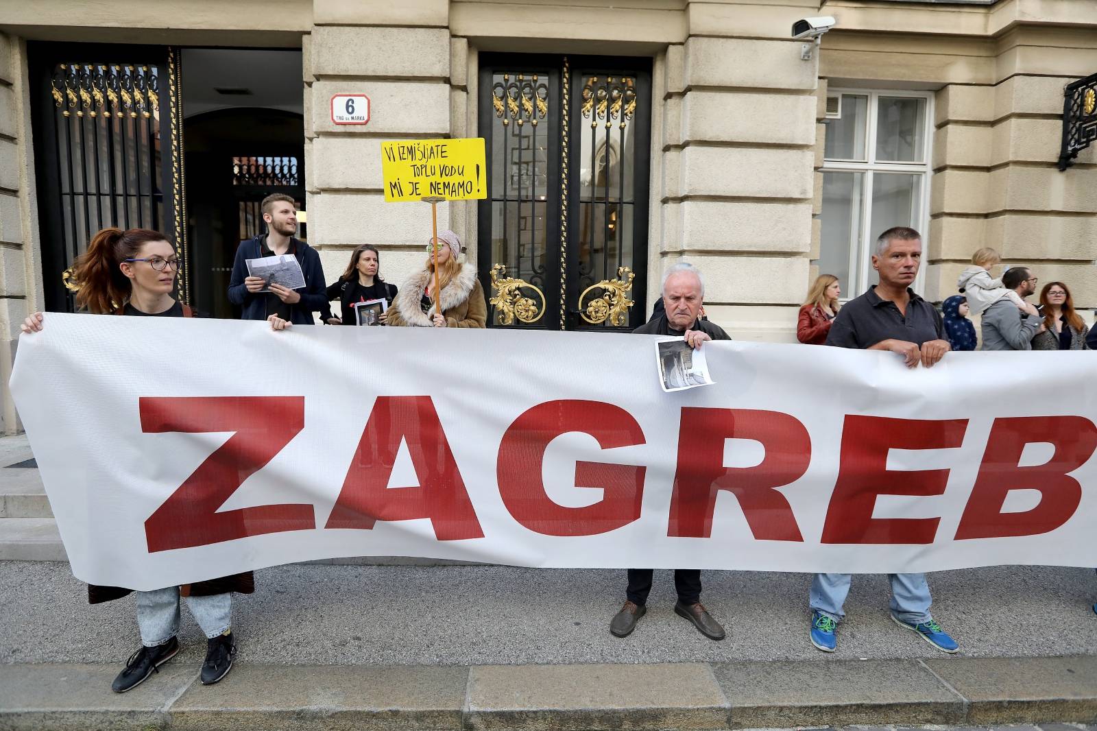 Zagreb: Članovi Lijevog bloka u Gradskoj skupštini proveli noć pred Saborom