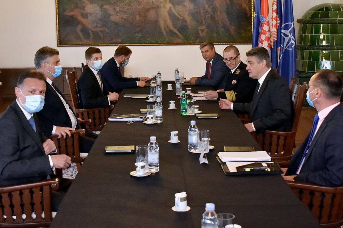 Sastali se Andrej Plenković i Zoran Milanović. Nisu krkali kremšnite i gusti sa šlagom