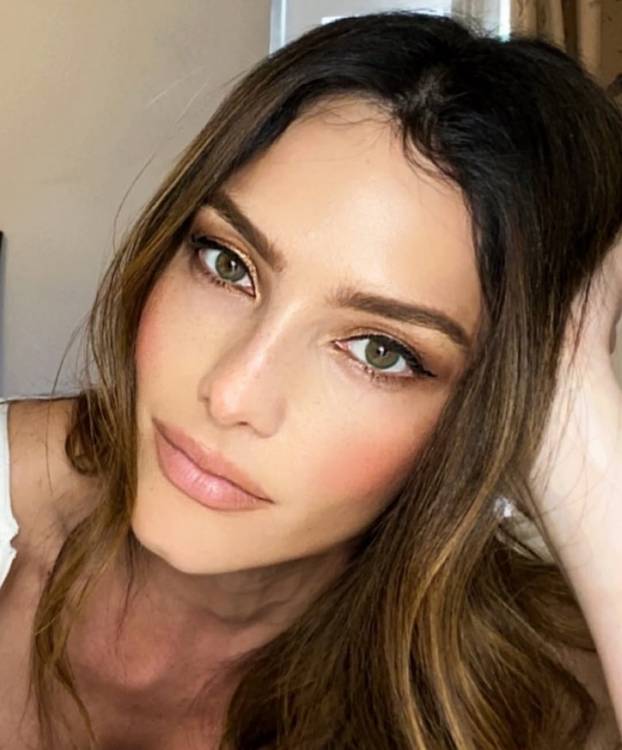 FOTO Ovo je mlađa sestra Sofije Vergare: Sandra je manekenka i glumica, ulazi u reality vode...