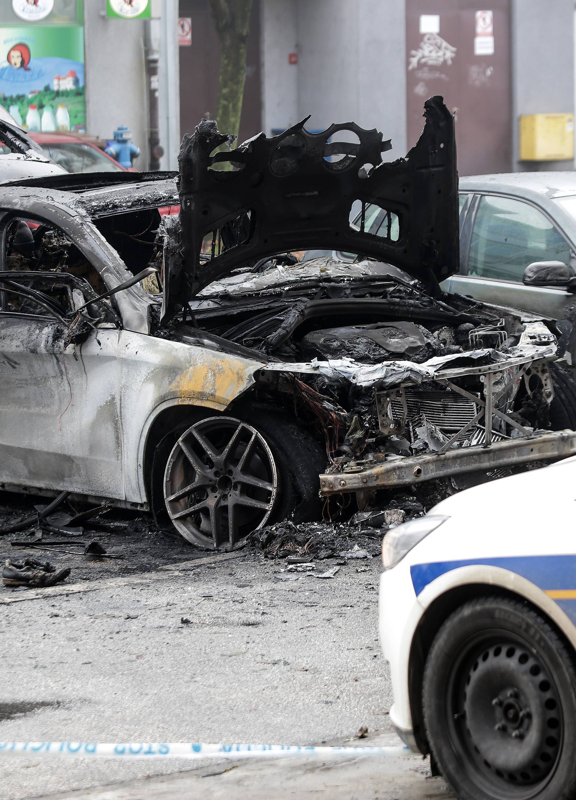 Zapalio Mercedes zbog posla, nije uspio iz prve pa se vratili