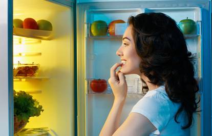 Pravila čuvanja hrane: Rajčica, kruh i luk kvare se u hladnjaku
