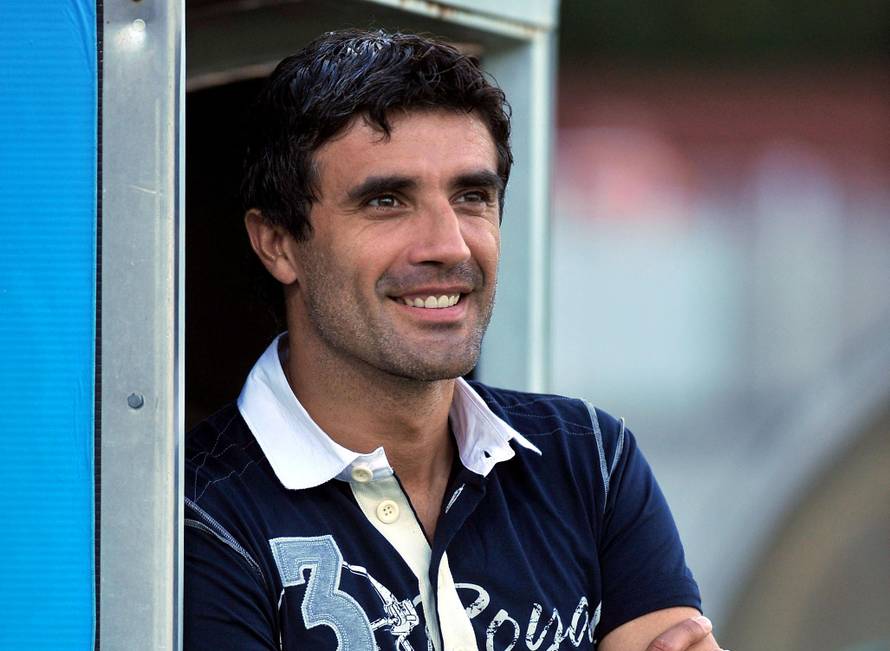 Opet je solo? Zoran Mamić se brčka, sunča i uživa na plaži...