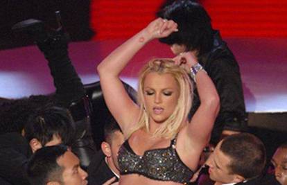 Britney otkrila: 'Palim se na guzu Kim Kardashian'