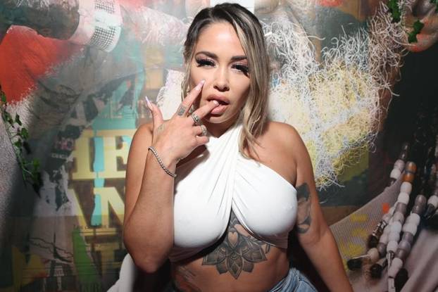 FOTO Operacije i provokacije: Seksi influencerica zabrinuta jer 'curi' njezin eksplicitni sadržaj...