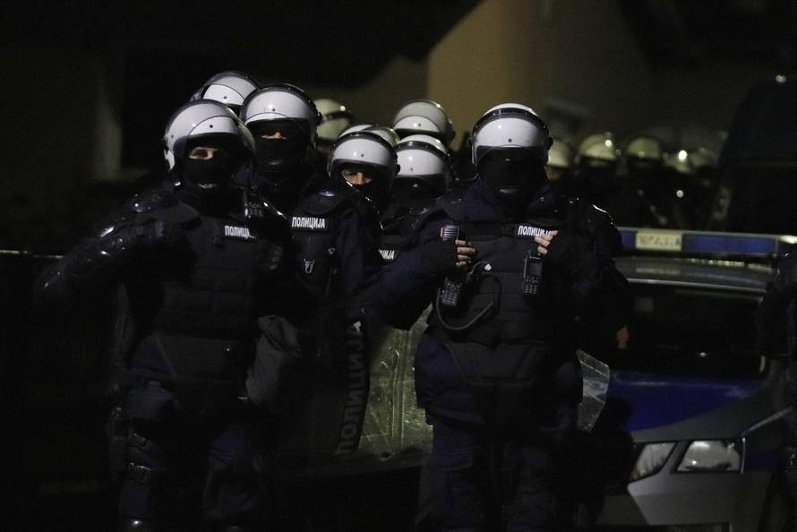 Na većini birališta tijekom lokalnih izbora u Srbiji došlo do incidenata i prosvjeda, intervenirala i policija