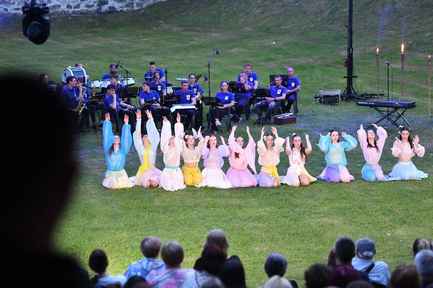 Čakovec: Plesna predstava "Na dlanu jezera"