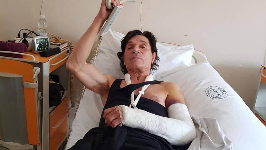 Jasminu Stavrosu su liječnici operirali lijevu ruku 90 minuta