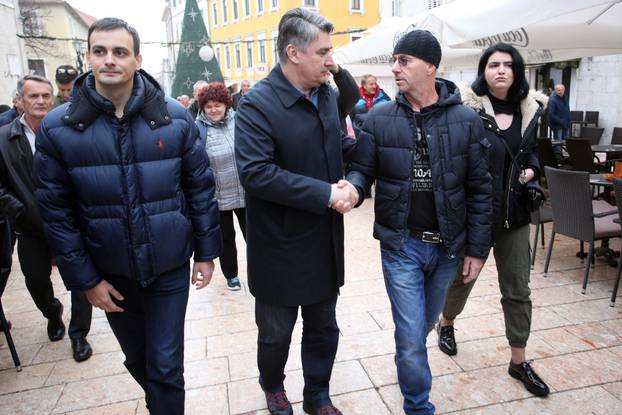 Predsjednički kandidat Zoran Milanović posjetio je Sinj i družio se s građanima