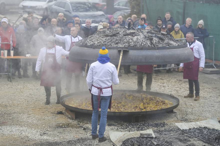 U Oroslavju pripremljena najveća peka na svijetu