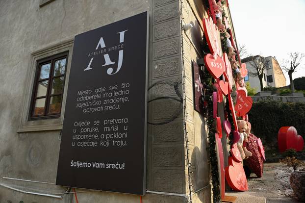 Zagreb: Atelijer sreće u Maloj ulici okićen za Valentinovo 