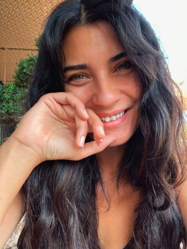 FOTO Sve ljepša i ljepša! 'Asi' je publiku osvojila dugom crnom kosom. Evo kako sada izgleda