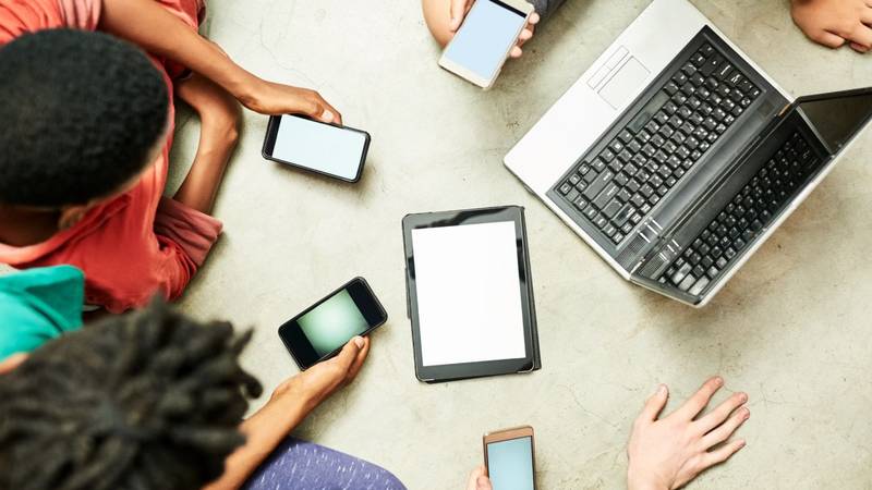 Danska će zabraniti društvene mreže mlađima od 15 godina!