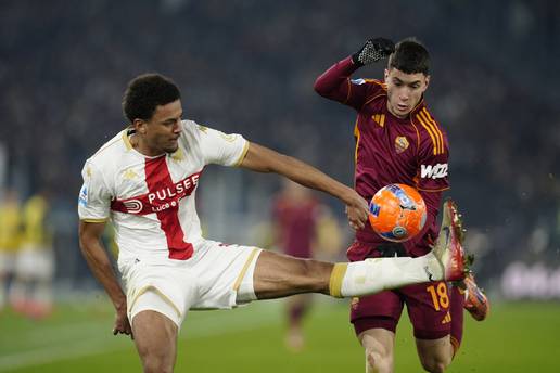 VIDEO Roma u pola sata razbila Genou. Cijela tribina zapljeskala na povratku De Rossiju