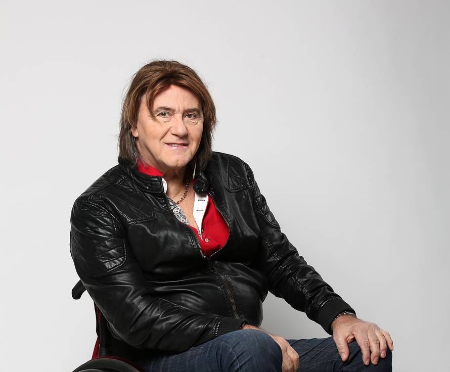 Slomljeni Zdravko Škender na fejsu se oprašta od sina (38)