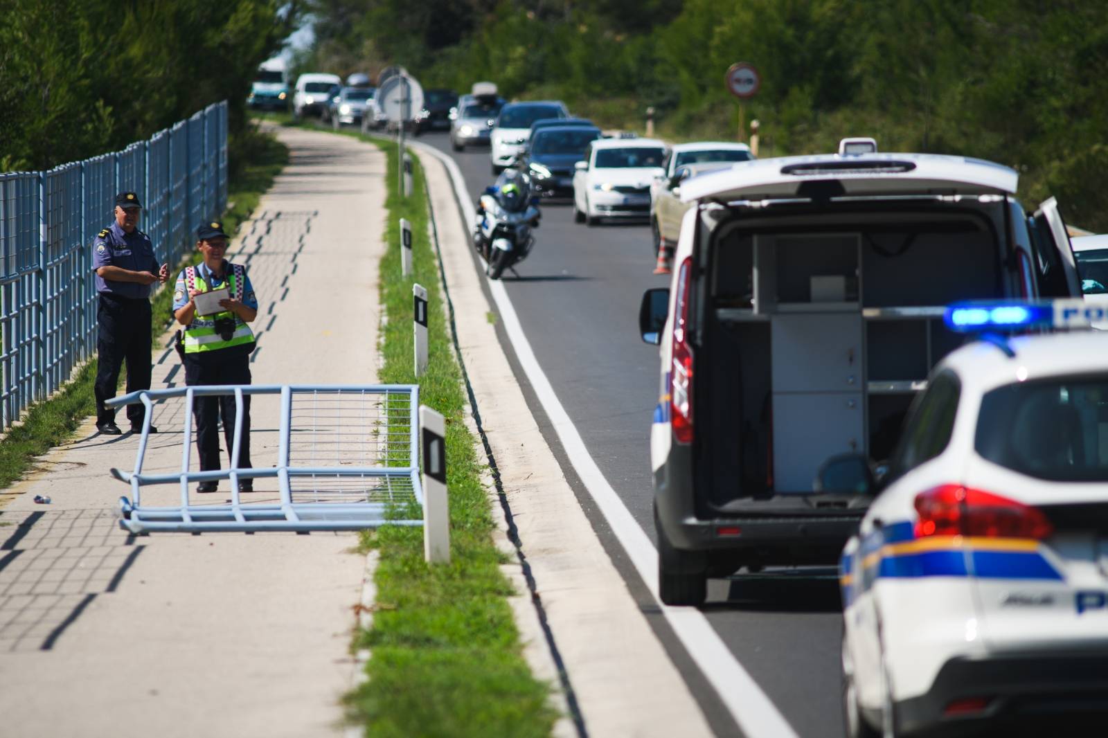 Jedna osoba poginula, dvoje ozlijeÄeno u prometnoj nesreÄi kod Zadra