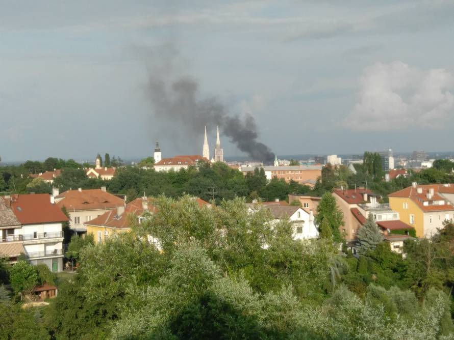Požar u 'Staroj Zagrepčanki': Nad gradom se nadvio crni dim
