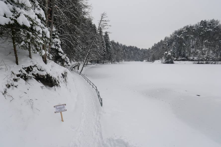 Trakošćan: Zaleđeno jezero Trakošćan stvara magičnu zimsku sliku
