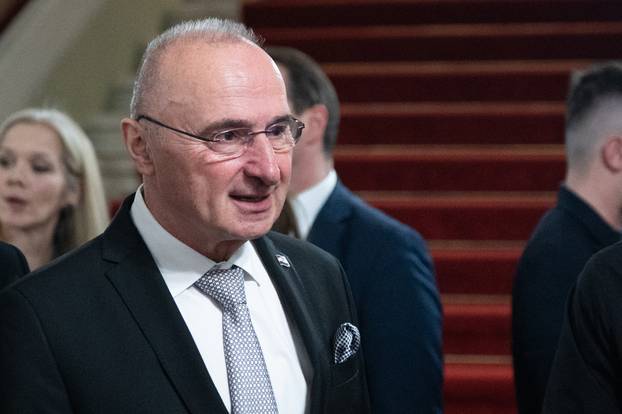 Zagreb: Dolazak poznatih na premijeru baleta Trnoružica