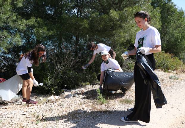 Grebaštica: Akcija ?iš?enja u sklopu projekta Rezolucija Zemlja 