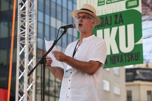 Glavni trg u Zagrebu prepun prosvjednika zbog opasnog otpada u Lici