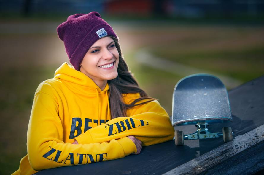 U inat predrasudama: Kraljica skatea  rastura na skateboardu