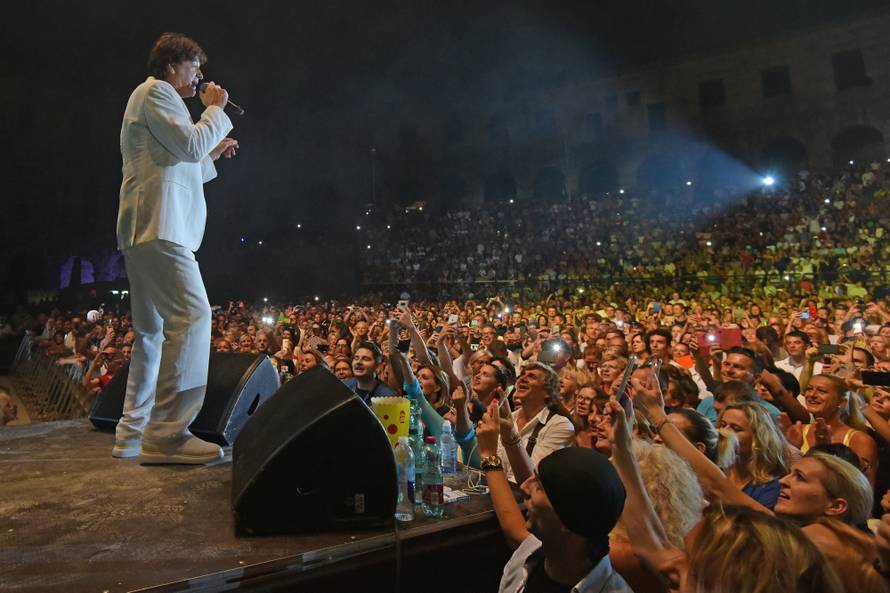Koncert Zdravka ÄoliÄa u puskoj Areni