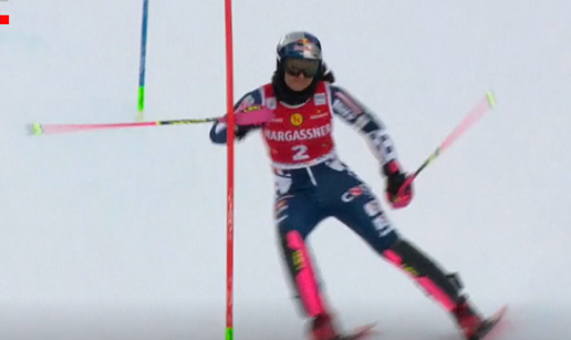 VIDEO Bijes i frustracije nakon novog ispadanja: Zrinka udarila vrata pa bacila &scaron;tapove na pod