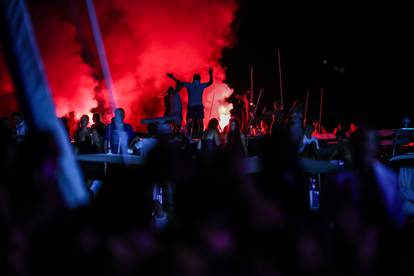 FOTO Pogledajte tko je pjevao u spomen Olivera Dragojevića