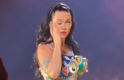 Katy Perry otkrila je zbog čega nije mogla otvoriti oko tijekom nastupa: 'To je bio samo trik!'