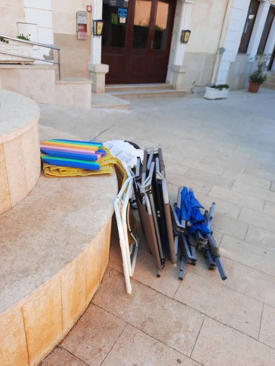 Rezervirate li ručnicima najbolja mjesta u hladu na plažama?