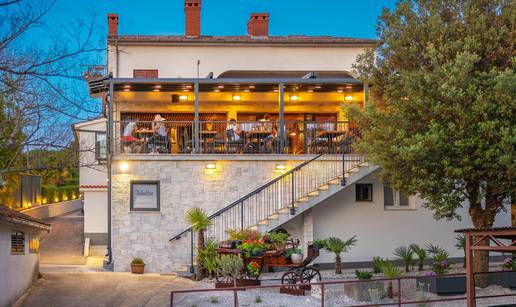 Pizza iz kru&scaron;ne pe&cacute;i, ro&scaron;tilj i meksi&ccaron;ki specijaliteti na terasi u Malinskoj