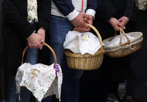 &Scaron;ibenik: Blagoslov hrane ukatedrali sv Jakova u &Scaron;ibeniku