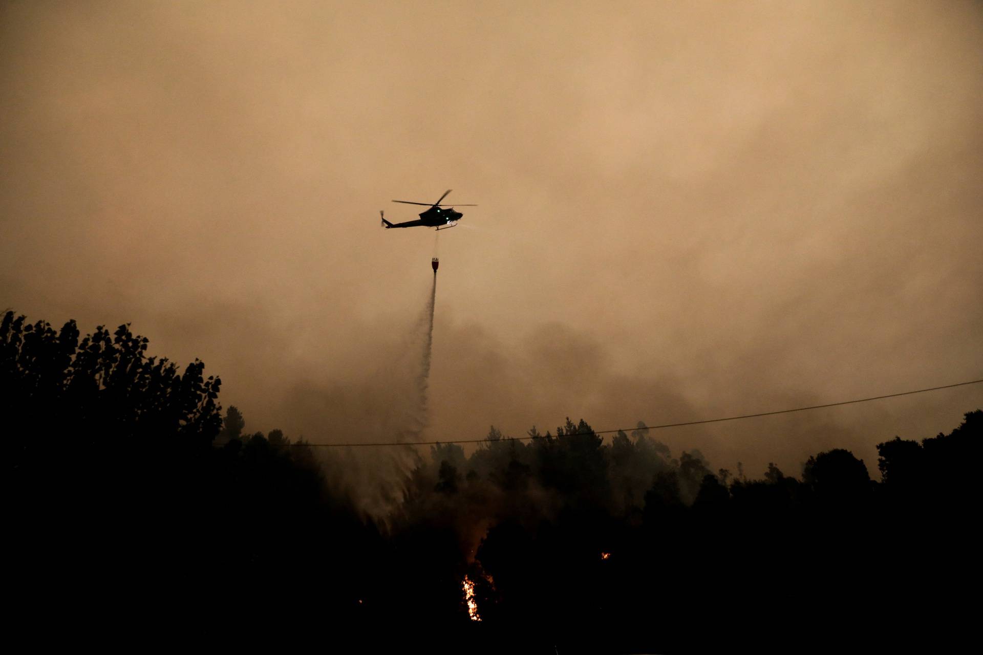 Wildfire burns parts of rural areas in Santa Juana