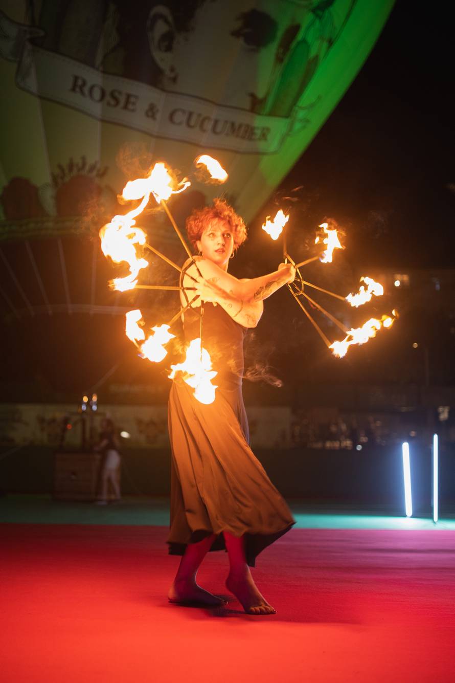 Koreograf i influencer Luciano Plazibat i njegovi Splićani su uživali u 'balunu' na vrući zrak