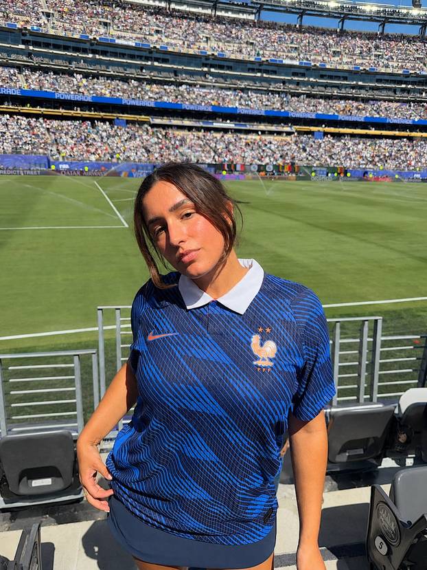FOTO Ma kakav Mbappé? Svi na utakmice Francuza dolaze zbog nje! Maya je zlatnoga sjaja...