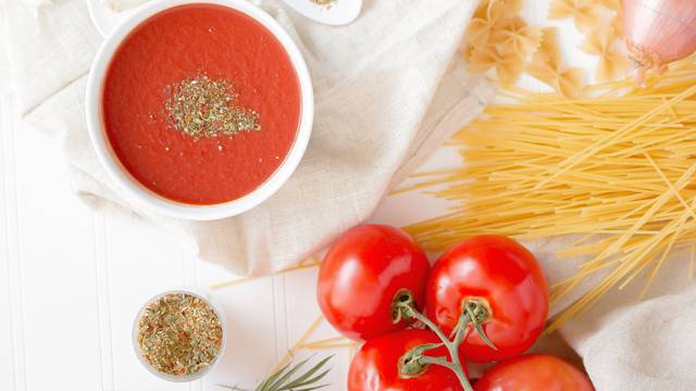 Ključni umak od rajčice koji ide u 4 jela: Variva, ragu, povrće