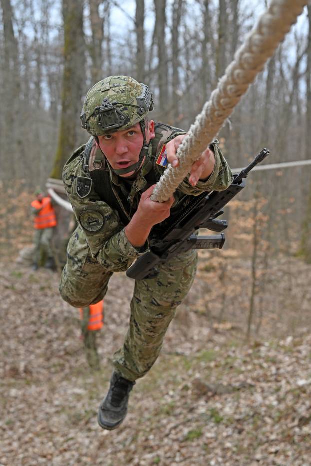 FOTO Vojnici Gardijske oklopno-mehanizirane brigade natjecali se u Garešnici: Evo kako je bilo