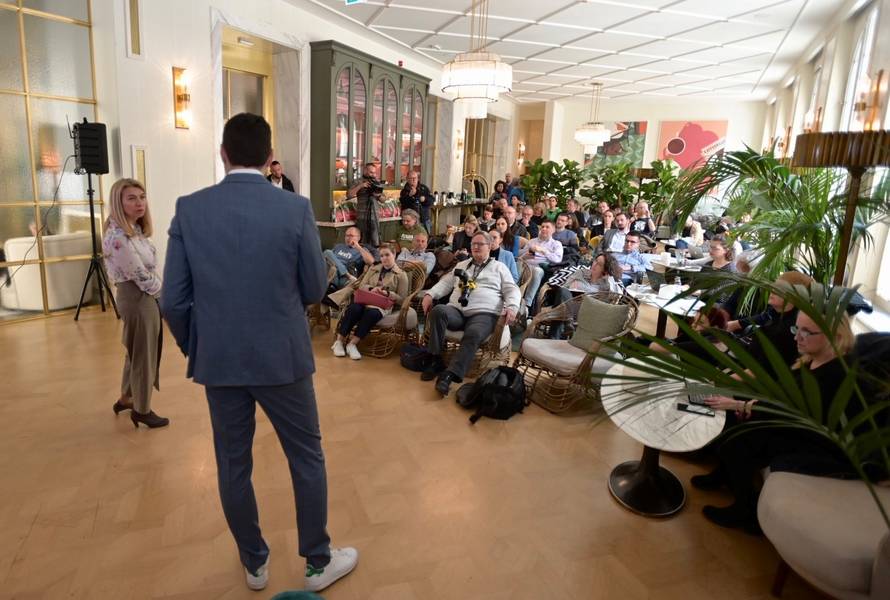 Hrvati imaju čak pet milijuna mobitela koje ne koriste, svake dvije godine mijenjaju mobitel