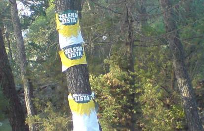 Čuvaju okoliš, a plakate stranke lijepe na drveće