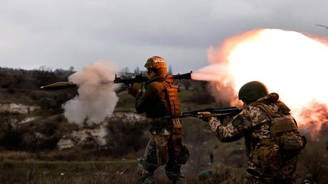 Private foreign military advisors train new Ukrainian recruits