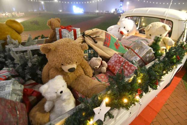 Vozila puna plišanih medvjedića apsolutni su hit adventa u Virovitici