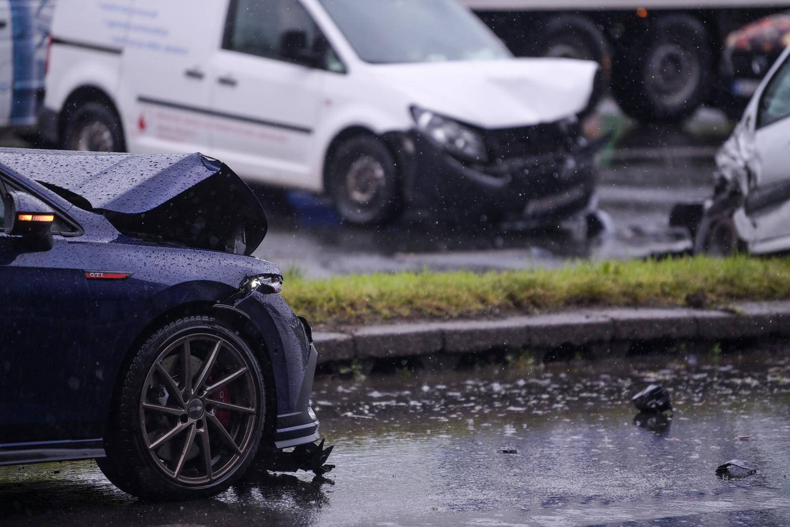 Zagreb: Pet vozila sudarilo se na Slavonskoj aveniji 