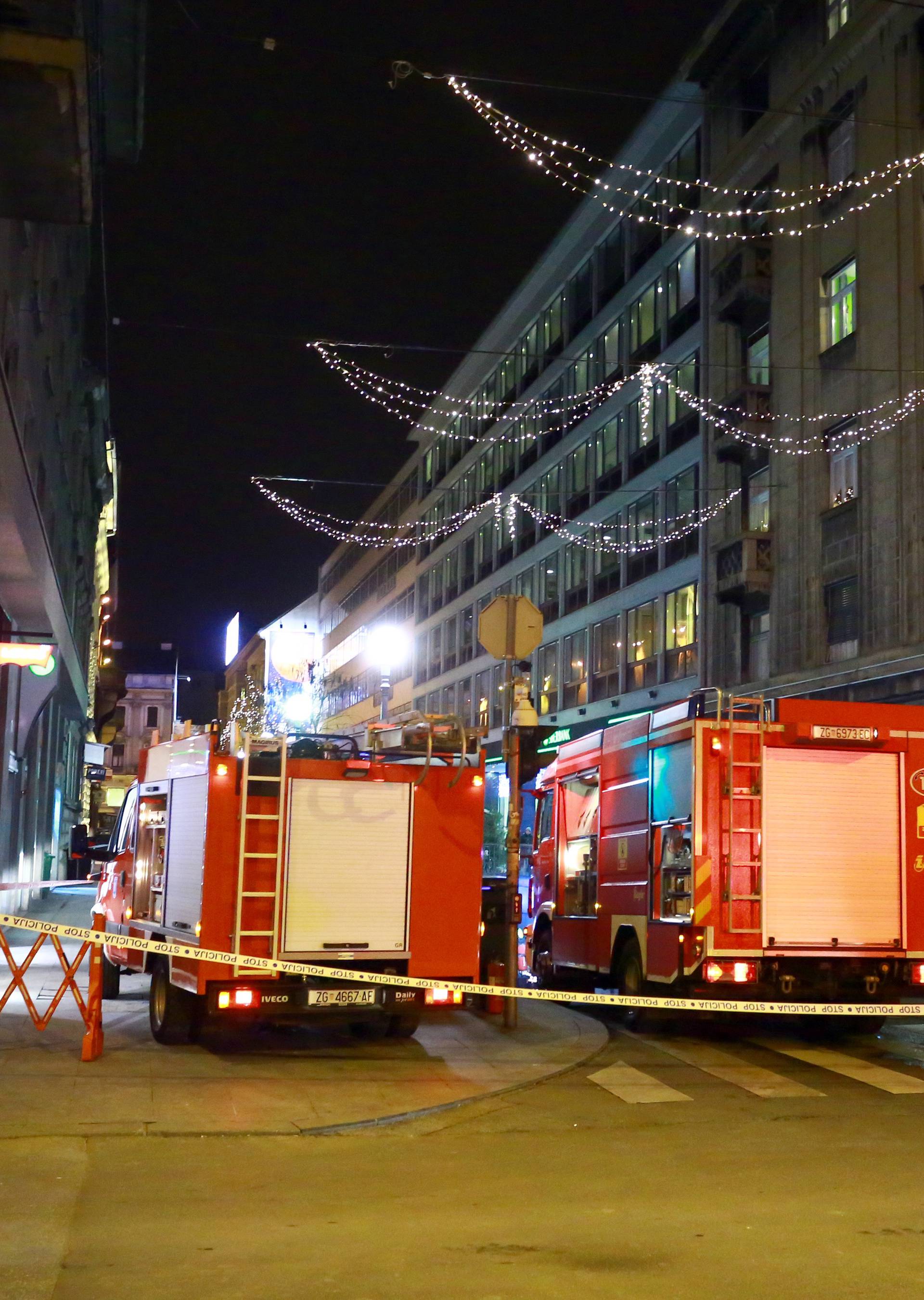 Zagreb: Intervencija vatrogasaca zbog kvara trafostanice u garaÅ¾i centra Cvjetni