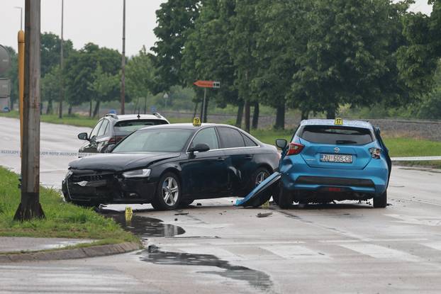 Teška nesreća u Županji, sudarila se tri vozila, jedna osoba poginula