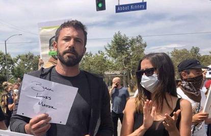 Ben Affleck i njegova nova cura otišli na prosvjed u Los Angeles