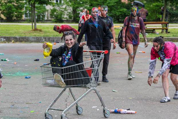 Pulski srednjoškolci slave kraj škole