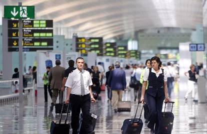 Pijani Britanac u zračnoj luci dijelio novac ljudima