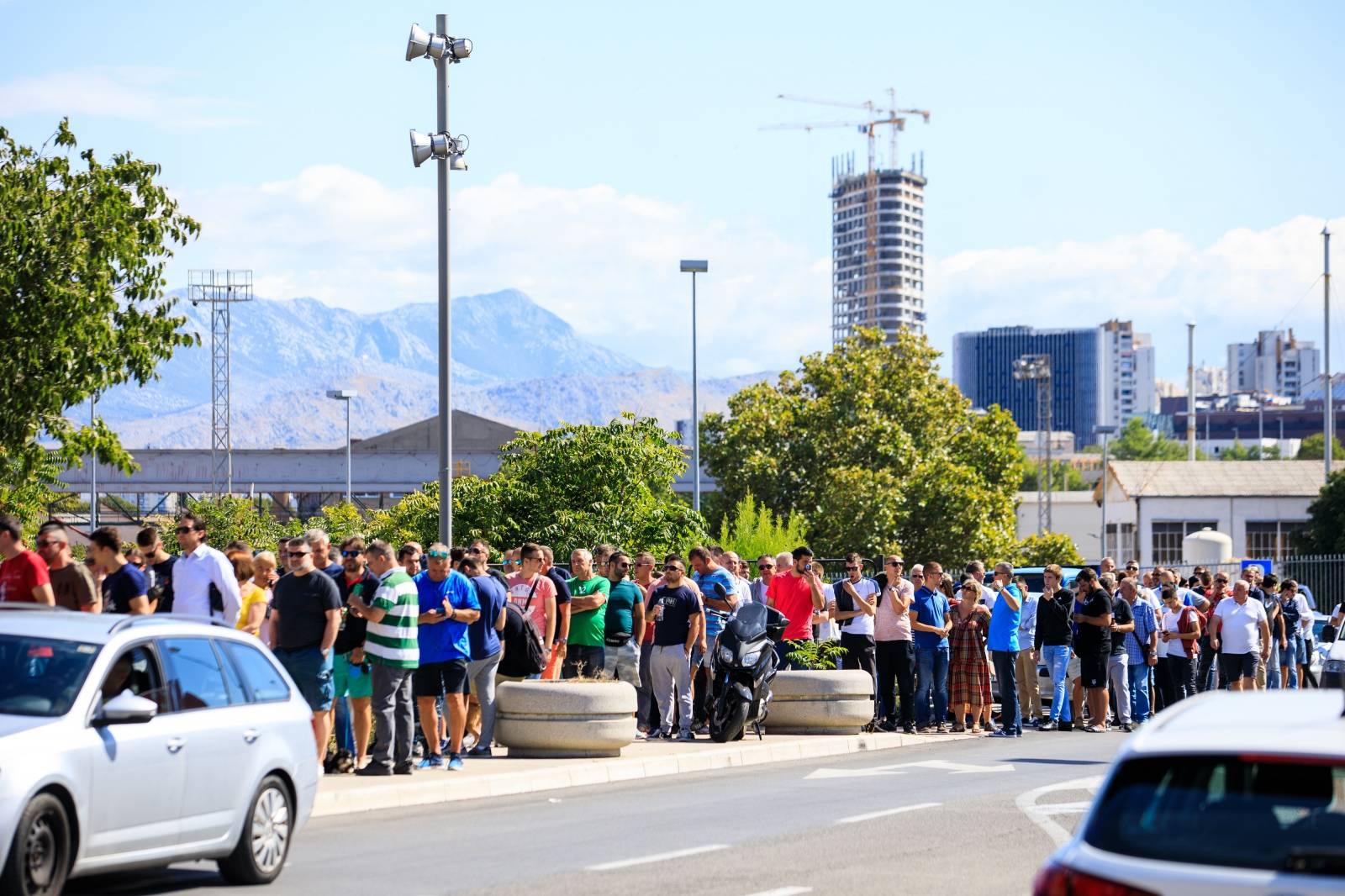 Split: PoÄela prodaja ulaznica za utakmicu Hrvatska - MaÄarska