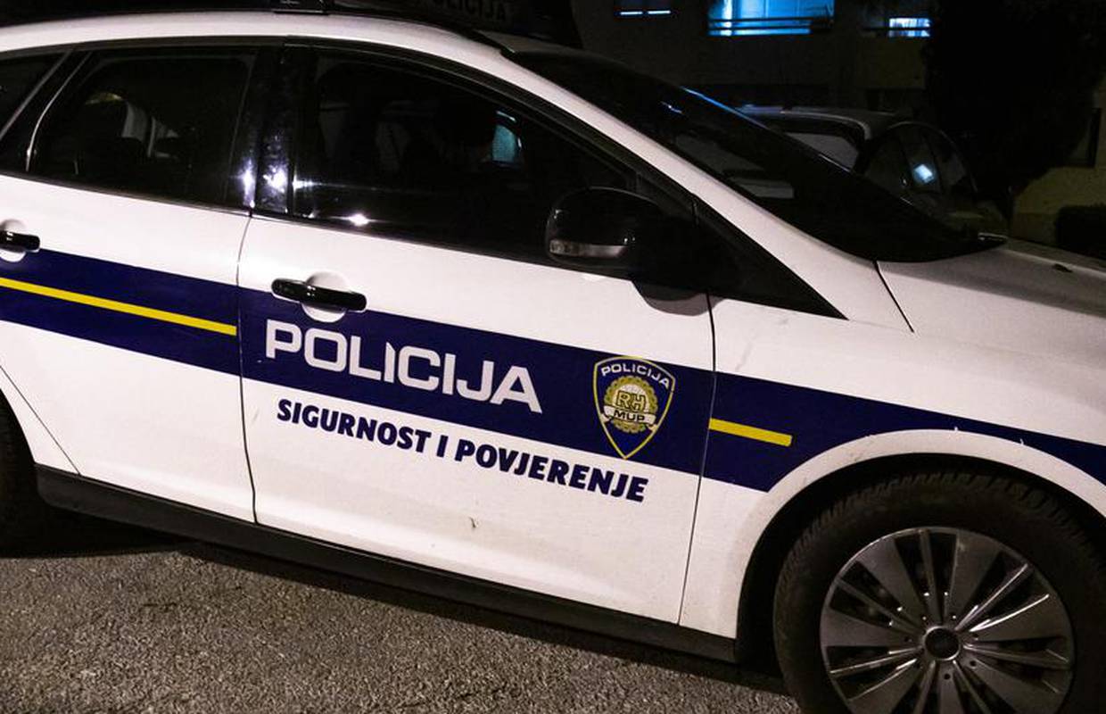 Bizarna nesreća kod Đurđevca: Nakon frontalnog sudara vozač odšetao, policija ga još traži