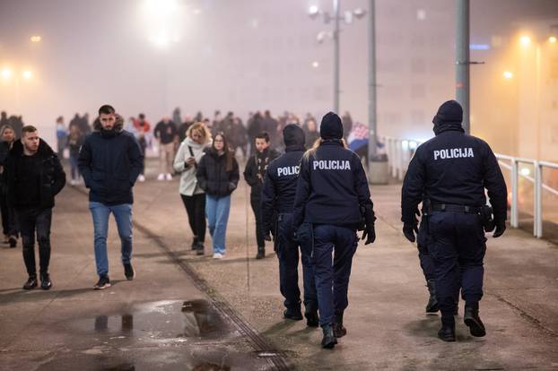 Zagreb: Gužva oko Arena zbog Thompsonovog koncerta